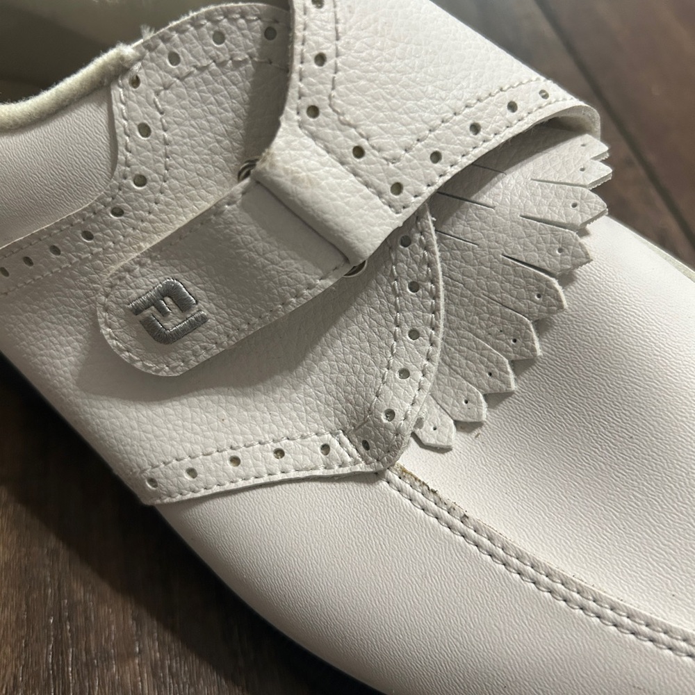 FootJoy GreenJoys White Kiltie Golf Shoes - Picture 6 of 6